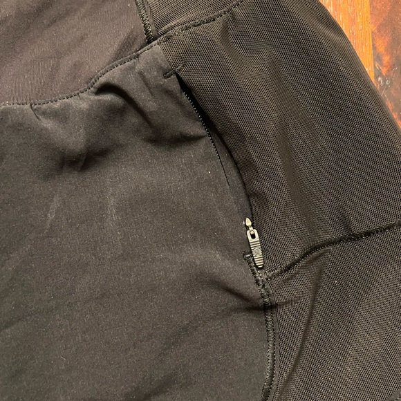 Lululemon Mind Over Miles Shorts size 10 Black EUC - Picture 3 of 9